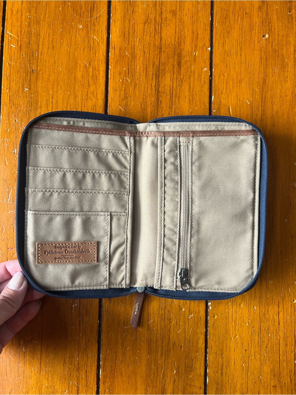 Fjällräven Travel Passport Wallet - Picture 9 of 15